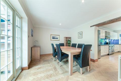 63 Ashley Road, Epsom, KT18 5BN