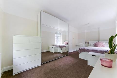 63 Ashley Road, Epsom, KT18 5BN