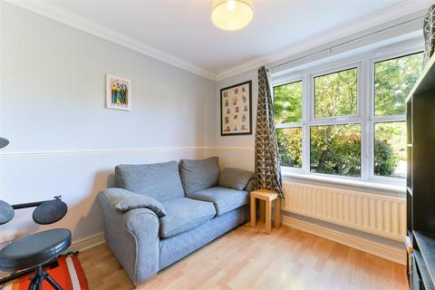 38 Manor Crescent, Epsom, KT19 7EF