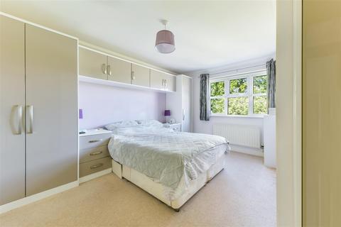 38 Manor Crescent, Epsom, KT19 7EF