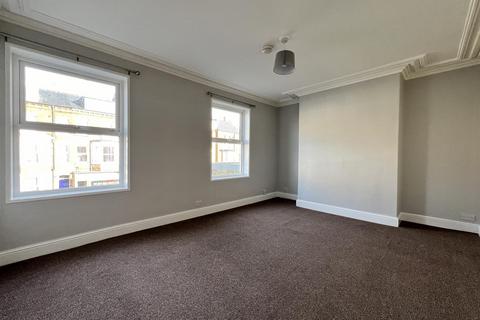 3 bedroom maisonette to rent, Castle Road , Scarborough