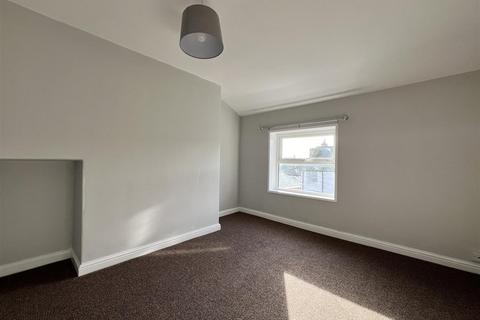 3 bedroom maisonette to rent, Castle Road , Scarborough
