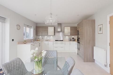 2 Amber Close, Epsom Downs, Epsom, KT17 3BG