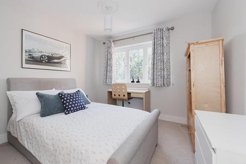 2 Amber Close, Epsom Downs, Epsom, KT17 3BG