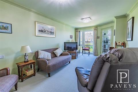 1 bedroom flat for sale, Pole Barn Lane, Frinton-On-Sea