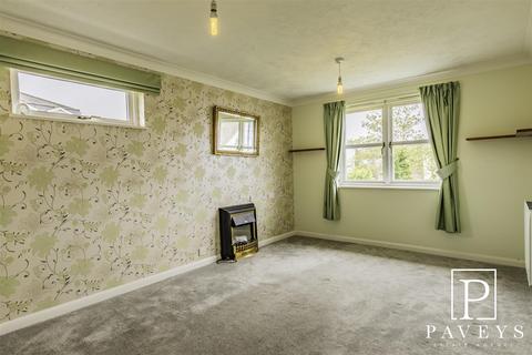 1 bedroom flat for sale, Connaught Avenue, Frinton-On-Sea