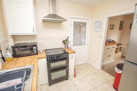 13 Bentley Road, Uttoxeter, ST14 7EF