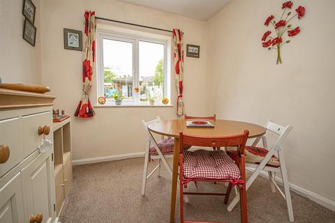 13 Bentley Road, Uttoxeter, ST14 7EF