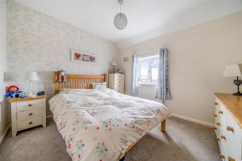 3 bedroom terraced house for sale, Derriads Green, Chippenham