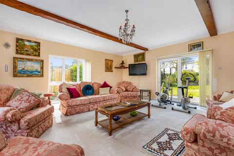Roselands Ashleigh Close, Torquay, TQ2 8HP