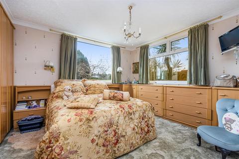 Roselands Ashleigh Close, Torquay, TQ2 8HP