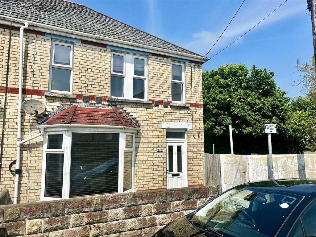Coronation Street, Barnstaple EX32 3 bed end of terrace house for sale