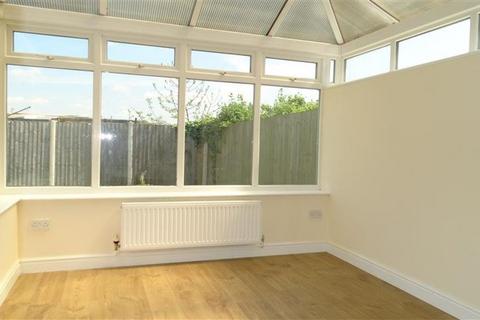 2 bedroom semi-detached house to rent, Christopher Close, Cambs