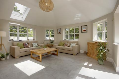 14 Copper Beech Close, Swanland, North Ferriby, HU14 3LR