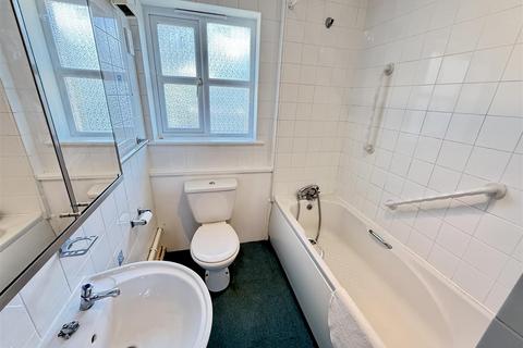 5 Llys Y Dderwen, New Quay, SA45 9SY