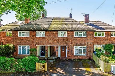 28 Clare Crescent, Leatherhead, KT22 7RQ