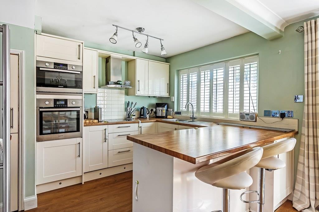 28-Clare-Crescent-1.jpg