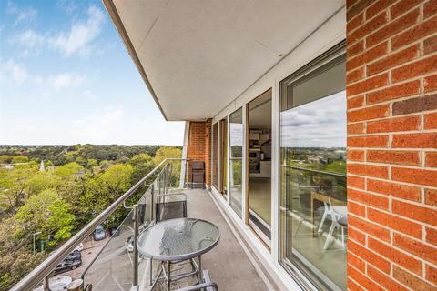 2 bedroom flat for sale, Richmond Hill Drive, Bournemouth