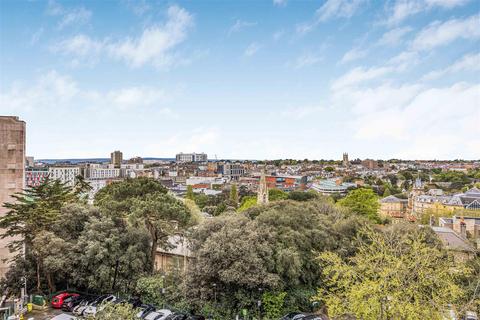 2 bedroom flat for sale, Richmond Hill Drive, Bournemouth