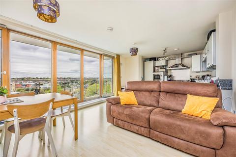 2 bedroom flat for sale, Richmond Hill Drive, Bournemouth