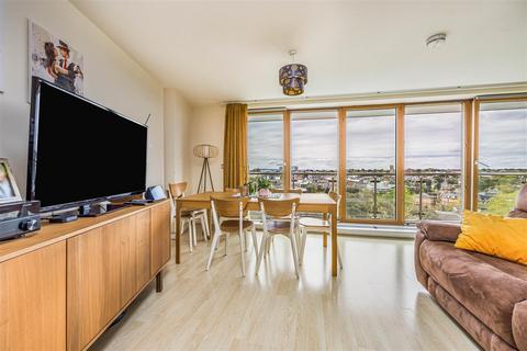 2 bedroom flat for sale, Richmond Hill Drive, Bournemouth