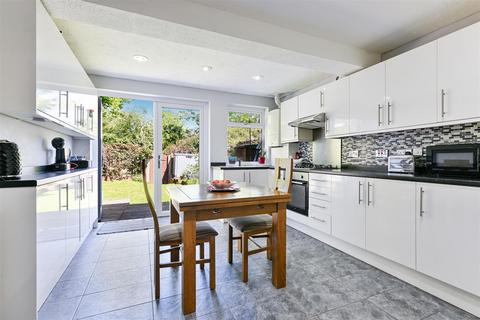 4 Cedars, Banstead, SM7 3JB