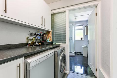 4 Cedars, Banstead, SM7 3JB