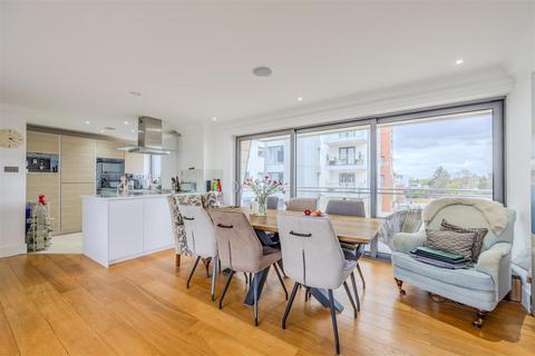 2 bedroom apartment for sale, THE LEAS, Westcliff-On-Sea