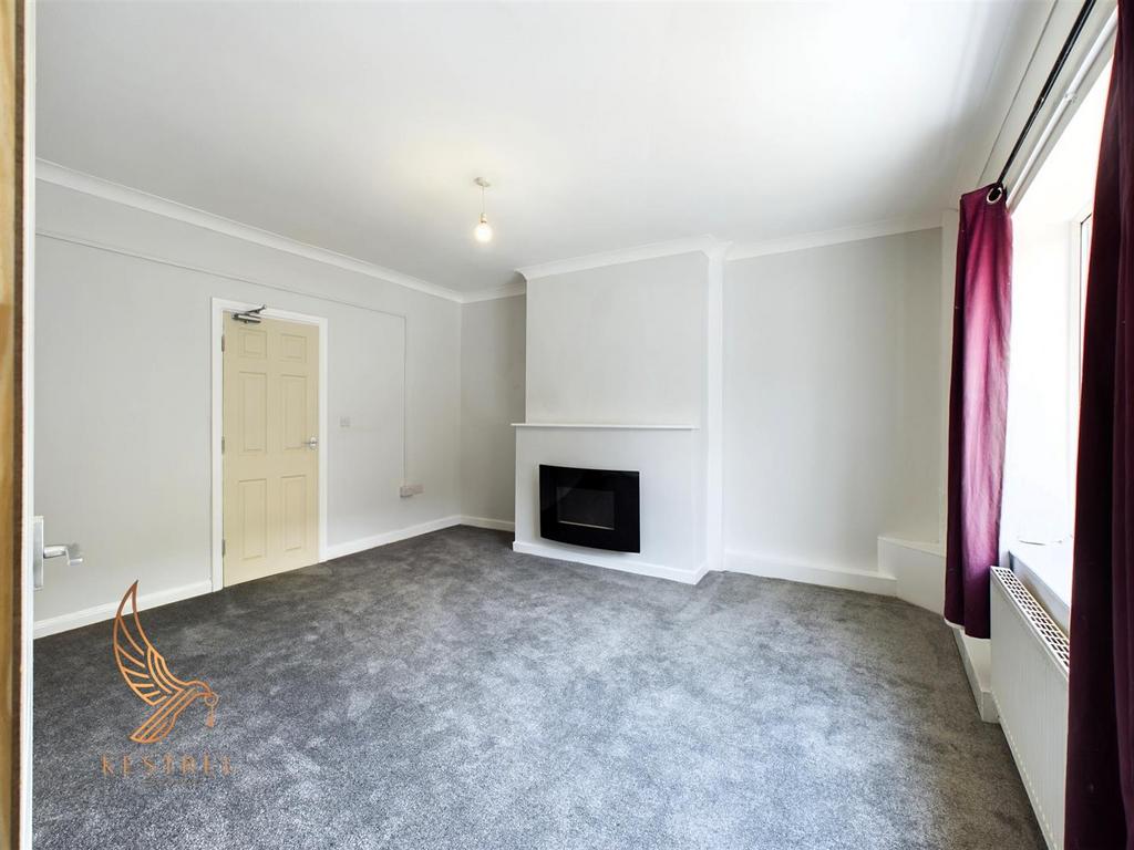 Harrow Street, South Elmsall WF9 3 bed terraced house £750 pcm (£173 pw)