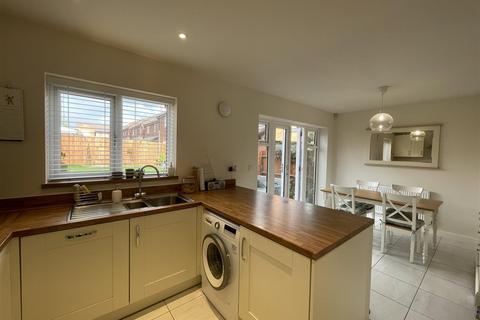 3 bedroom detached house for sale, Gardiner View, Oadby, Leicester