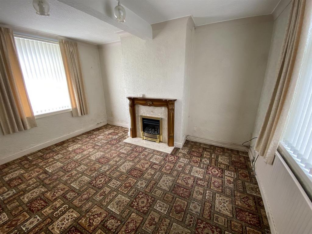 Tyle Teg, Burry Port 3 bed semidetached house for sale £125,000