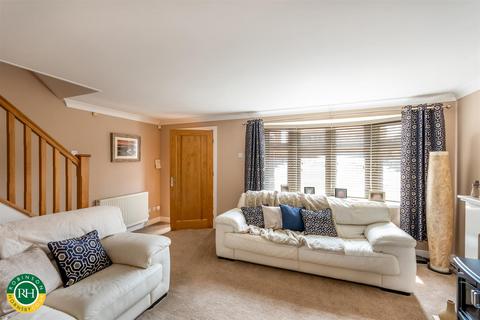 51 Ambleside Crescent, Sprotbrough, Doncaster, DN5 7PR