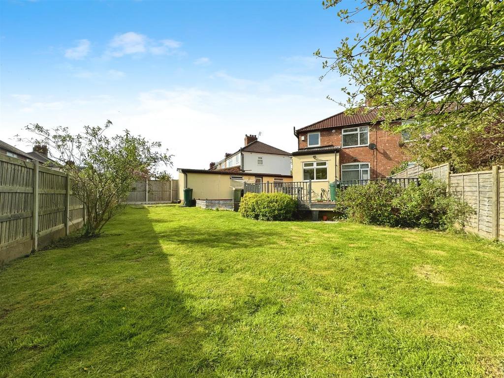 Wylva Avenue, Crosby, Liverpool 3 bed semidetached house for sale £