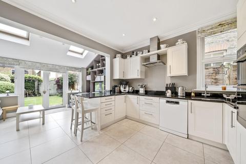 18 Burton Road, Kingston Upon Thames, KT2 5TF