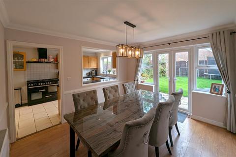 5 bedroom detached house for sale, Station Road, Harrietsham, Maidstone