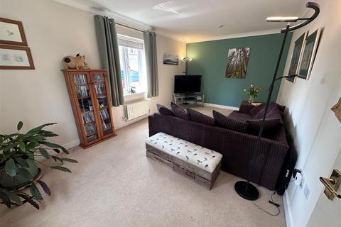 4 bedroom townhouse for sale, Linnet Road, Calne SN11
