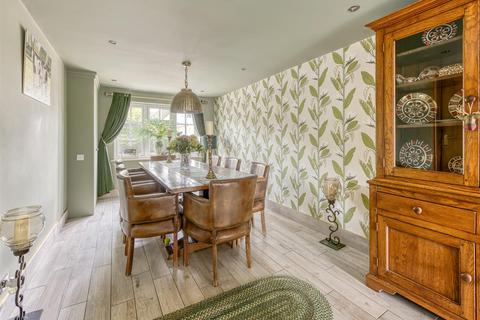 4 Mayfield Road, Albrighton, Wolverhampton, WV7 3JY