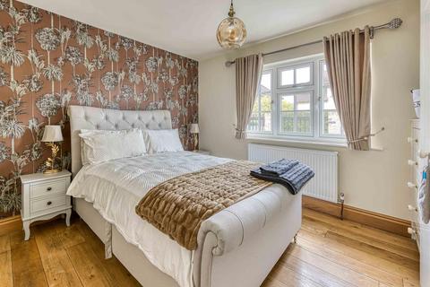 4 Mayfield Road, Albrighton, Wolverhampton, WV7 3JY
