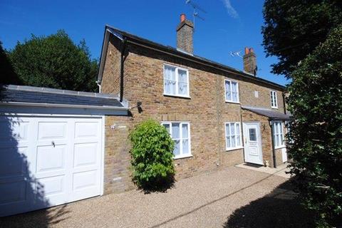 3 bedroom cottage to rent, Cheapside Road, Berkshire SL5