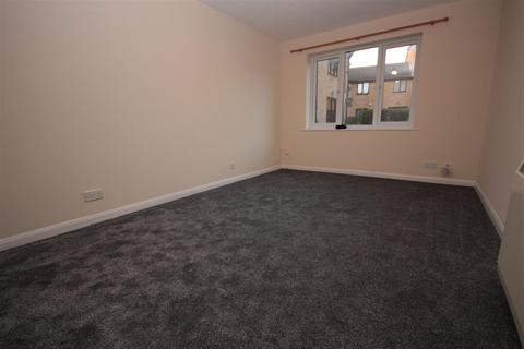 2 bedroom apartment to rent, Low Close, Greenhithe, Kent