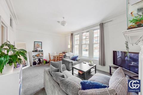 3 bedroom apartment to rent, Balham Hill, London, SW12