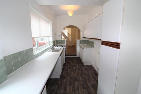 2 bedroom terraced house to rent, Rhosddu Road, Wrexham