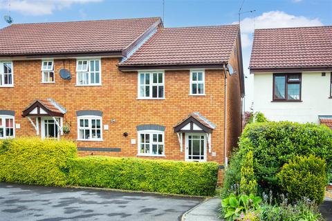 2 bedroom end of terrace house to rent, Wavytree Close, Warwick