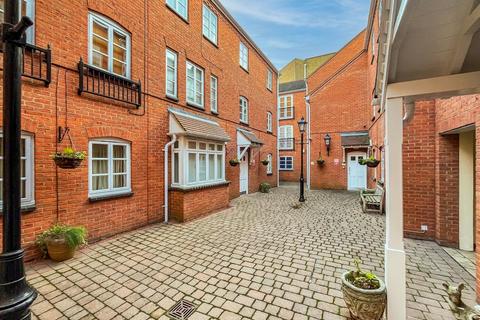 2 bedroom flat for sale, The Woolpack, Market Street, WARWICK