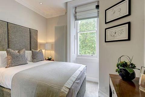 2 bedroom apartment to rent, Garden House, Kensington Gardens Square, London, W2