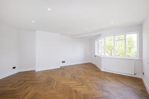 3 bedroom flat to rent, Hanger Green, Ealing, W5