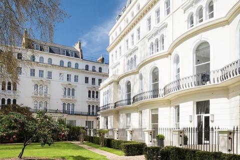 1 bedroom apartment to rent, Garden House 86-92, Kensington Gardens Square, London, W2