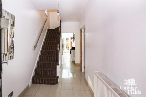 4 bedroom house to rent, Huntingate Close, Enfield