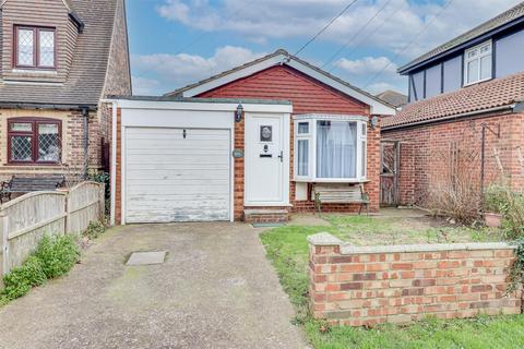 1 bedroom detached bungalow for sale, May Avenue, Canvey Island SS8