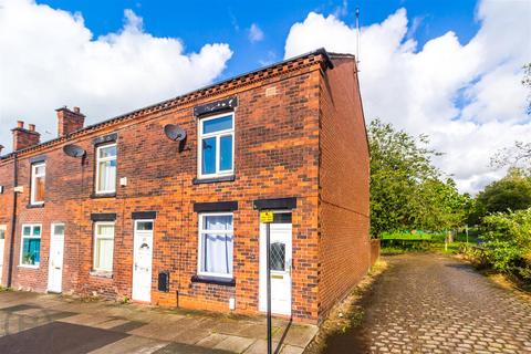 2 bedroom end of terrace house to rent, Castle Street, Tyldesley, Manchester
